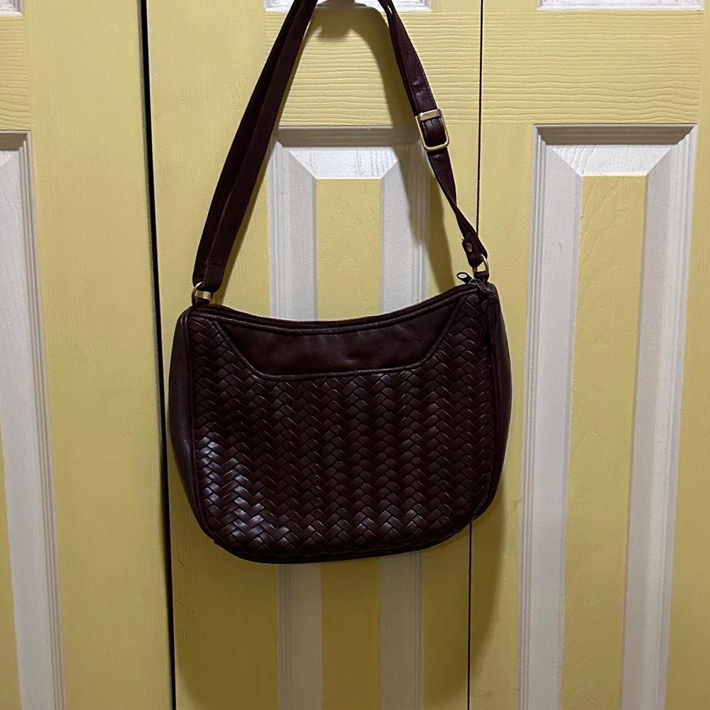 Elegant Brown Woven Shoulder Bag